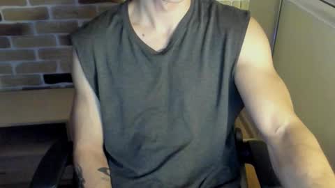 Snapshot of idkiww chatting on October 10, 8:08 pm yo online show from October 10, 8:08 pm