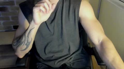 Snapshot of idkiww chatting on October 11, 7:34 pm yo online show from October 11, 7:34 pm