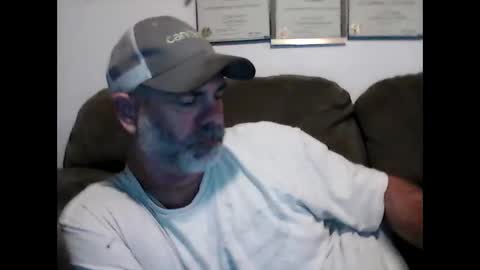 Snapshot of idkwhyidothis348732 chatting on January 8, 1:42 am idkwhyidothis348732 online show from January 8, 1:42 am