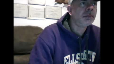 Snapshot of idkwhyidothis348732 chatting on February 3, 12:14 pm idkwhyidothis348732 online show from February 3, 12:14 pm