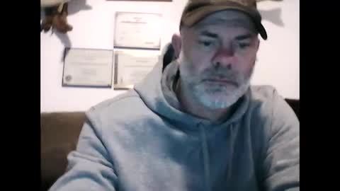 Snapshot of idkwhyidothis348732 chatting on February 18, 11:08 pm idkwhyidothis348732 online show from February 18, 11:08 pm