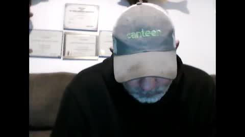 Snapshot of idkwhyidothis348732 chatting on February 26, 12:14 pm idkwhyidothis348732 online show from February 26, 12:14 pm