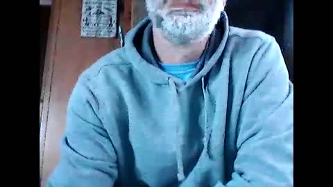 Snapshot of idkwhyidothis348732 chatting on March 1, 2:23 pm idkwhyidothis348732 online show from March 1, 2:23 pm