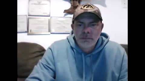 Snapshot of idkwhyidothis348732 chatting on March 5, 12:22 pm idkwhyidothis348732 online show from March 5, 12:22 pm