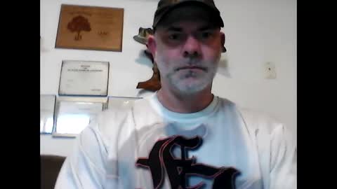 Snapshot of idkwhyidothis348732 chatting on March 11, 10:09 pm idkwhyidothis348732 online show from March 11, 10:09 pm