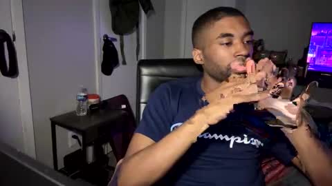 Snapshot of idropbabies chatting on December 30, 1:15 am UNO online show from December 30, 1:15 am