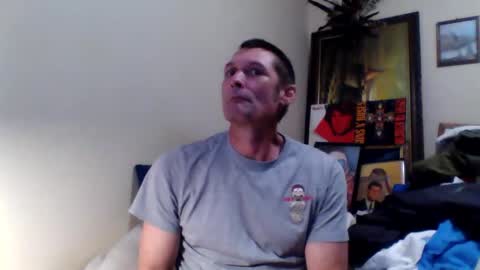 Snapshot of ifoundthegspot chatting on May 15, 5:14 am Darthmark420 online show from May 15, 5:14 am