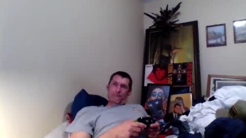 Snapshot of ifoundthegspot chatting on May 17, 5:05 am Darthmark420 online show from May 17, 5:05 am