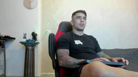 Snapshot of igor_scott chatting on January 17, 2:39 am Igor scott online show from January 17, 2:39 am