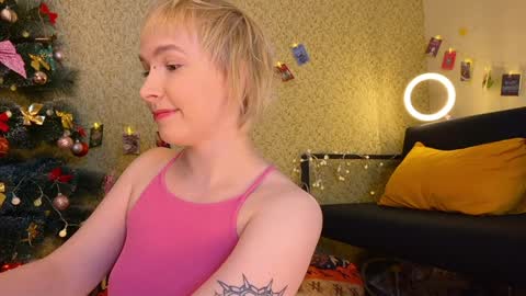 Emmy  help me reach 100 thumbs up online show from January 27, 6:20 pm