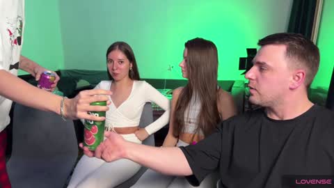 Julia and Mira online show from January 29, 5:02 pm