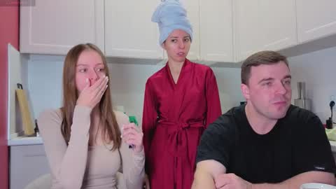 Julia and Mira online show from October 23, 9:19 am