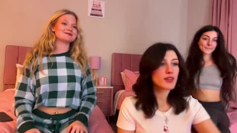 cassie online show from February 6, 7:02 am