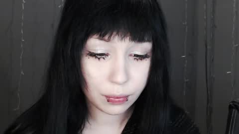 iiiiiiis online show from March 30, 7:37 pm