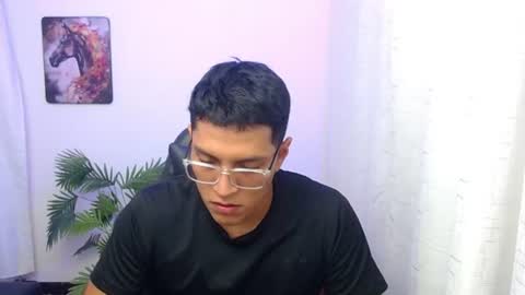 Snapshot of iiker_18 chatting on July 15, 1:27 pm Iker online show from July 15, 1:27 pm