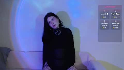 Vella online show from November 19, 1:33 pm