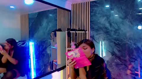 iisalombardi online show from October 29, 2:36 am