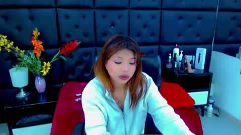 Snapshot of iisalombardi chatting on February 6, 5:12 am iisalombardi online show from February 6, 5:12 am