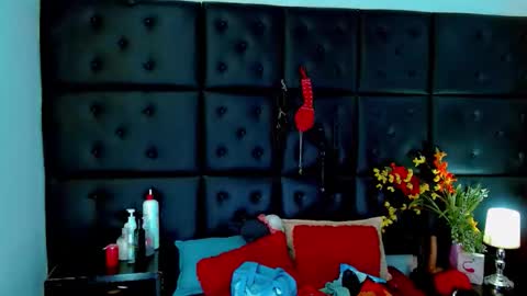 Snapshot of iisalombardi chatting on May 22, 2:51 am iisalombardi online show from May 22, 2:51 am
