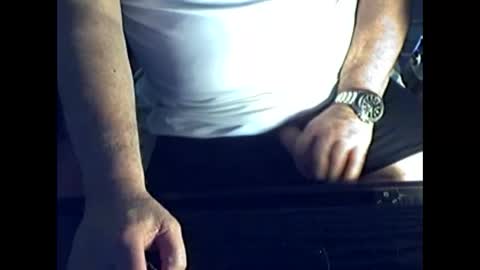 ikissuuuu online show from March 24, 4:12 pm