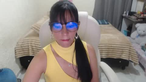 Snapshot of ilairahot chatting on April 17, 11:57 am Ilaira online show from April 17, 11:57 am