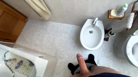 Snapshot of ilconte81 chatting on December 23, 1:45 pm ilconte81 online show from December 23, 1:45 pm