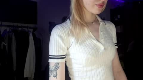 ShyLuna online show from March 7, 5:15 am