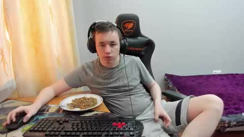 iliaskris online show from December 18, 7:36 am