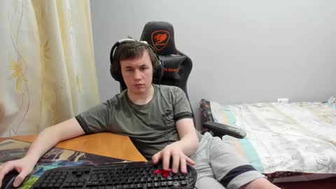 iliaskris online show from February 5, 1:43 am