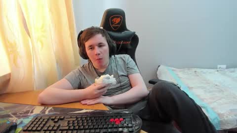 iliaskris online show from March 20, 6:51 am