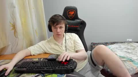 iliaskris online show from July 11, 8:33 pm