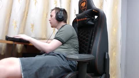 lord online show from November 12, 9:03 pm