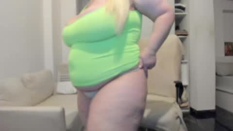 Snapshot of ilikefacial chatting on April 26, 5:21 pm Bamby online show from April 26, 5:21 pm