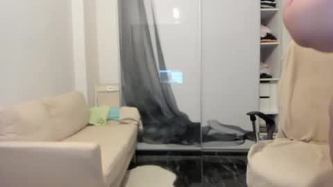 Snapshot of ilikefacial chatting on May 5, 5:32 pm Bamby online show from May 5, 5:32 pm
