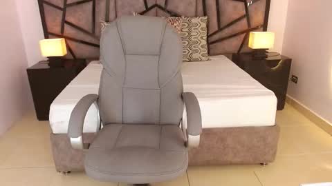 ilitzy cardona online show from November 27, 4:25 am