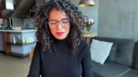 Snapshot of illaroom chatting on February 19, 10:31 pm Kloe online show from February 19, 10:31 pm