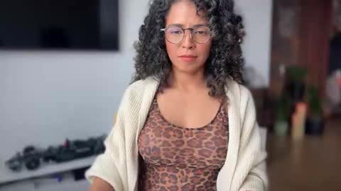 Snapshot of illaroom chatting on October 10, 8:41 pm Kloe online show from October 10, 8:41 pm