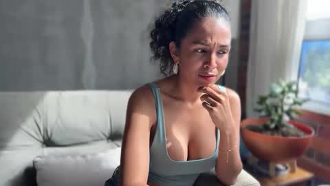 Kloe online show from November 28, 2:31 pm