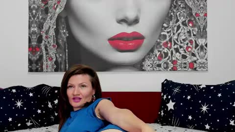 Snapshot of illegalbeauty87 chatting on July 15, 6:46 pm Ingrid or more easier...Miss GoDDess Mistress online show from July 15, 6:46 pm