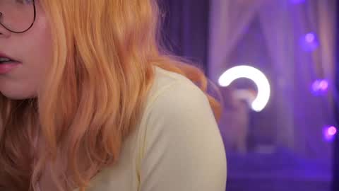 Snapshot of illegaldream chatting on February 5, 6:12 pm Lindsey and Candice online show from February 5, 6:12 pm