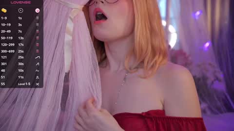 Snapshot of illegaldream chatting on February 13, 12:23 pm Lindsey and Candice online show from February 13, 12:23 pm