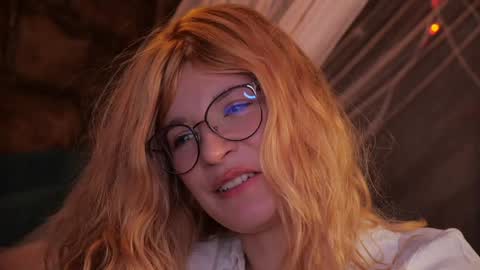 Lindsey and Candice online show from May 4, 8:38 pm
