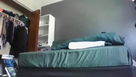 Snapshot of illlypad_lilac chatting on April 29, 8:59 pm Lilly online show from April 29, 8:59 pm