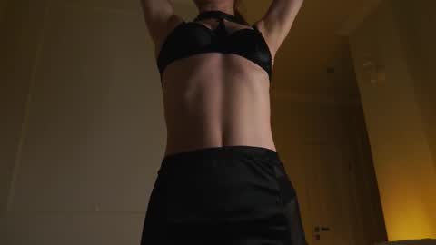 illona_harriss online show from October 23, 4:28 pm