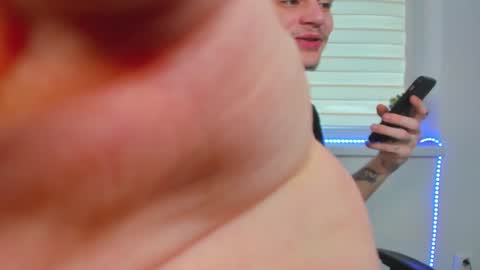 Snapshot of illusions888 chatting on December 20, 11:00 am D-Illusion online show from December 20, 11:00 am