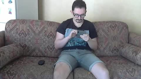 Snapshot of ilovecuteguy79 chatting on April 22, 6:27 am ilovecuteguy79 online show from April 22, 6:27 am