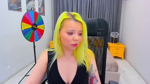 Roxy online show from February 26, 9:05 pm