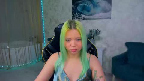 Roxy online show from October 5, 7:23 pm