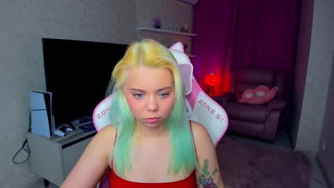 Roxy online show from November 24, 7:24 pm