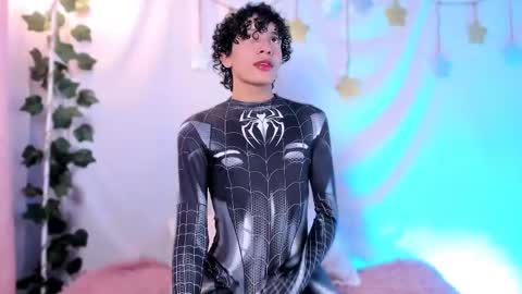 Snapshot of im_alejo chatting on June 2, 2:35 am Alejo independent model online show from June 2, 2:35 am